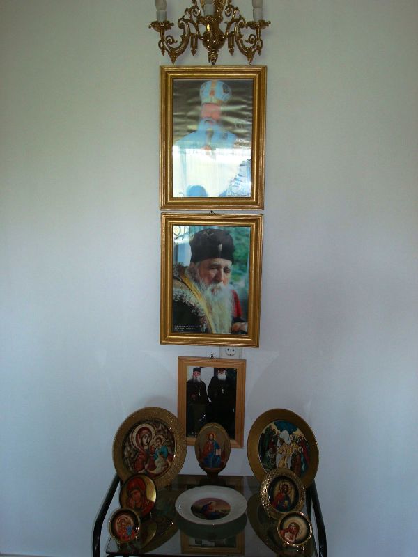 Din Paraclis.